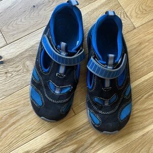 Pediped Boys Stingray Water Shoes Sandals Size 12.5-13 youth- great condition